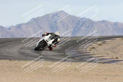 media/Nov-16-2025-Race Pace (Sun) [[8c5fa54630]]/Non Verified Riders (1st 20 Minutes)/6-Turn 12 (2pm)/